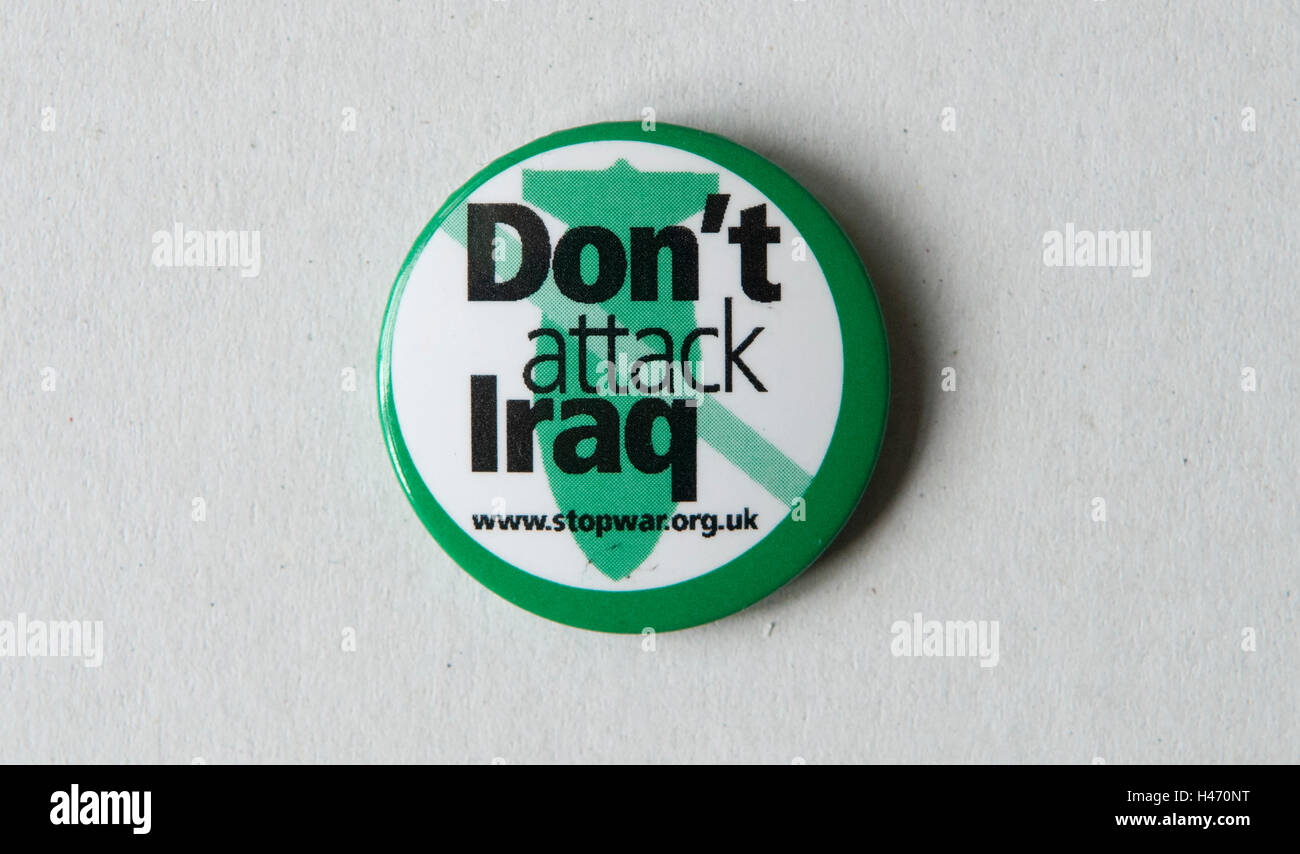Badge dont Attack Irak royaume-uni arrêtez la Coalition pour la guerre en Irak 2002 -2003. HOMER SYKES Banque D'Images