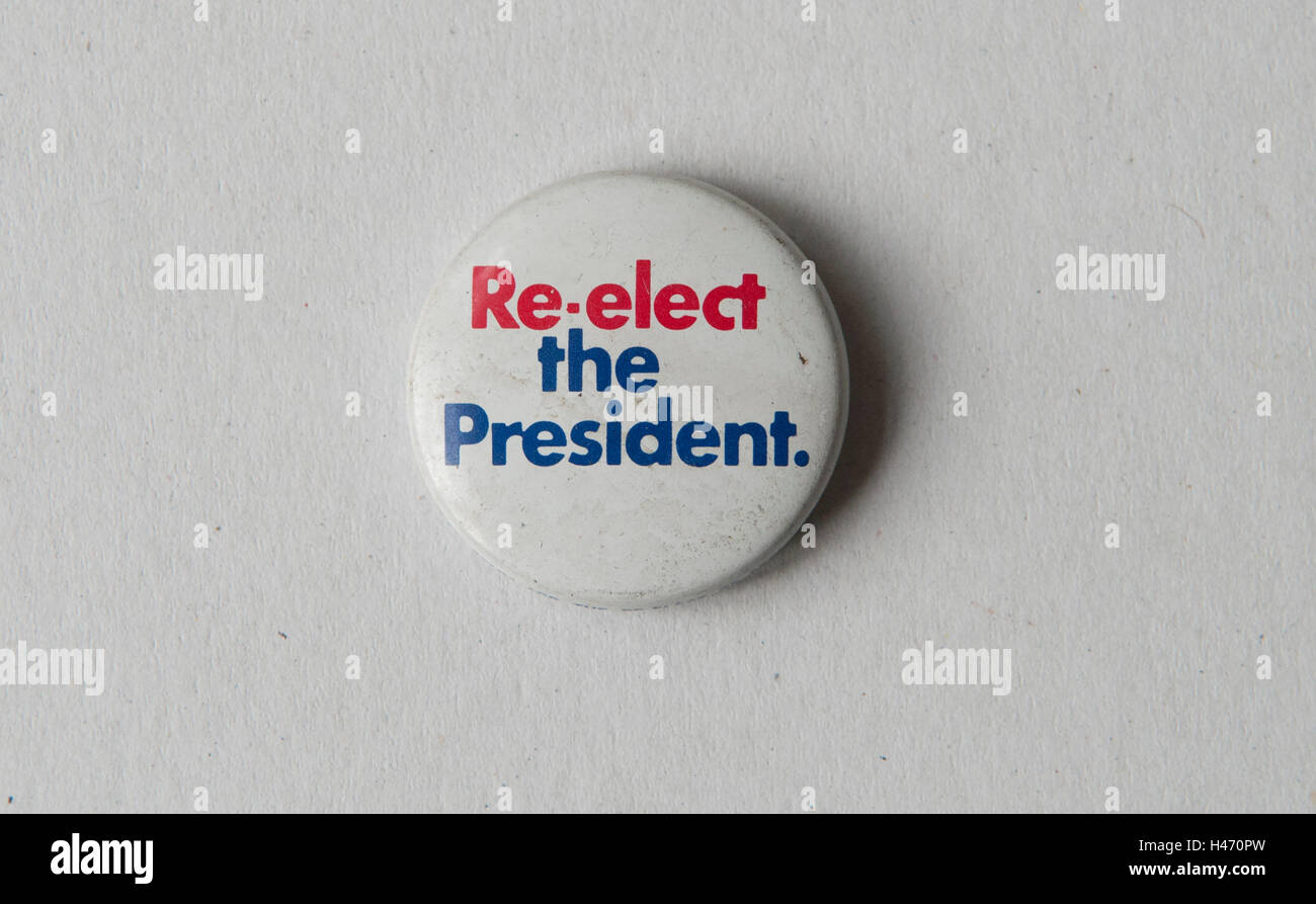 Re-Elect le président bouton pin badge campagne électorale républicaine présidentielle USA 1972 HOMER SYKES Banque D'Images