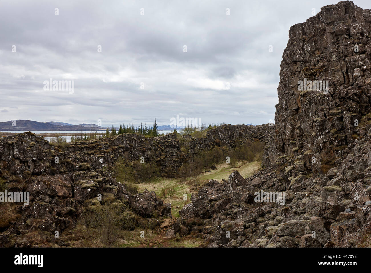 Fissures dans les plaques continentales au parc national de thingvellir Islande Banque D'Images