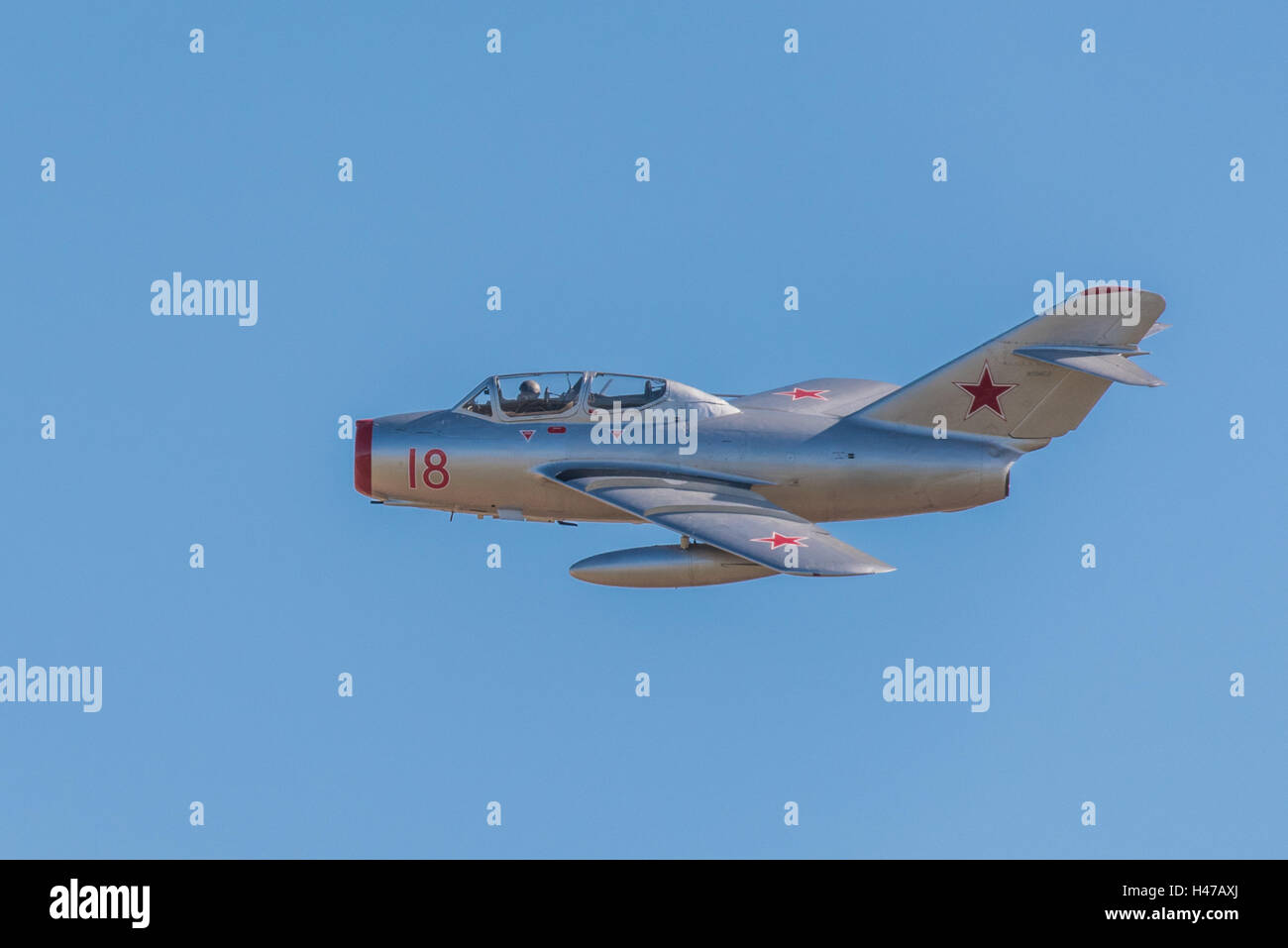 Mikoyan-Gurevich MiG-15UTI deux places trainer exploité par le Norwegian Air Force Escadron Historique, affichant à Duxford airsh Banque D'Images