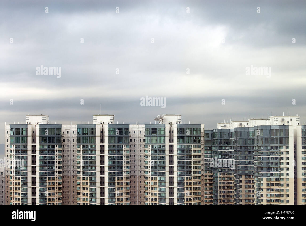 Les façades, des gratte-ciel, cieux, nuages, Chine, Hong Kong, Banque D'Images