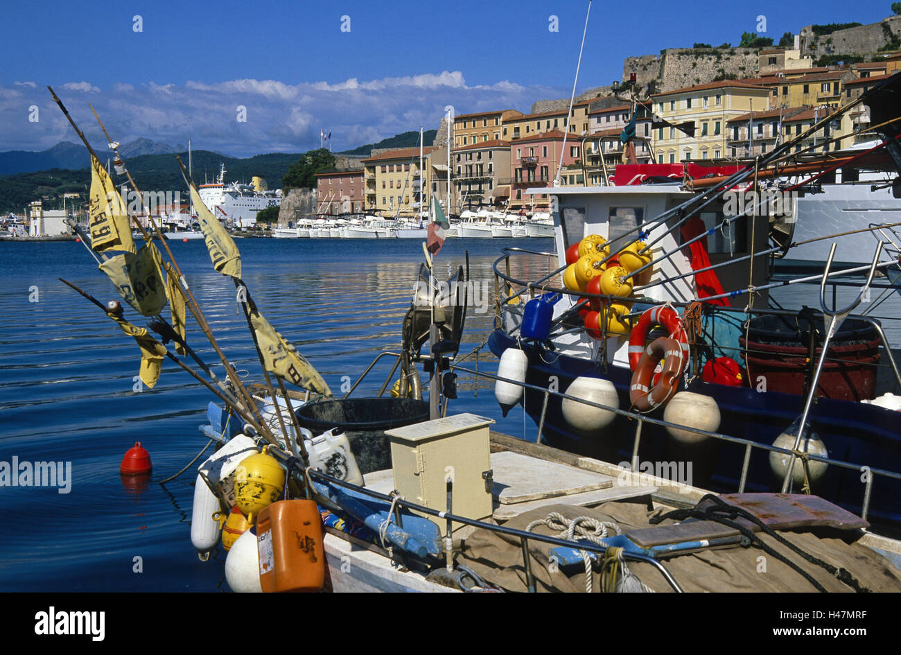 Italie, Toscane, Portoferraio, bateaux de pêche, maisons, bateaux, Port, chambre line, fort, pêche, promenade du port, des bottes, des navires, Banque D'Images