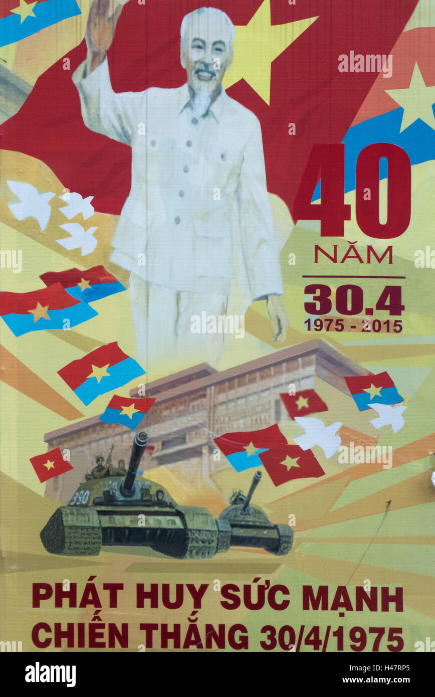 La propagande de rue affiche célébrant 40 ans de l'unification et l'indépendance du Vietnam, Ho Chi Minh Ville, Viet Nam Banque D'Images