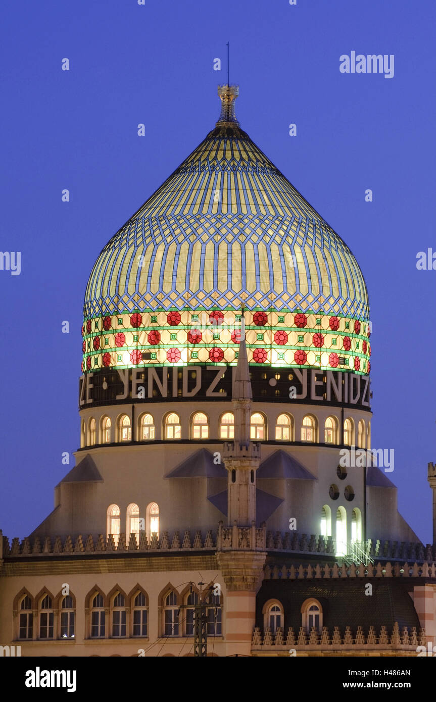 Yenidze, ancienne usine de tabac, dôme lumineux la nuit, Dresde, Saxe, Allemagne, Banque D'Images