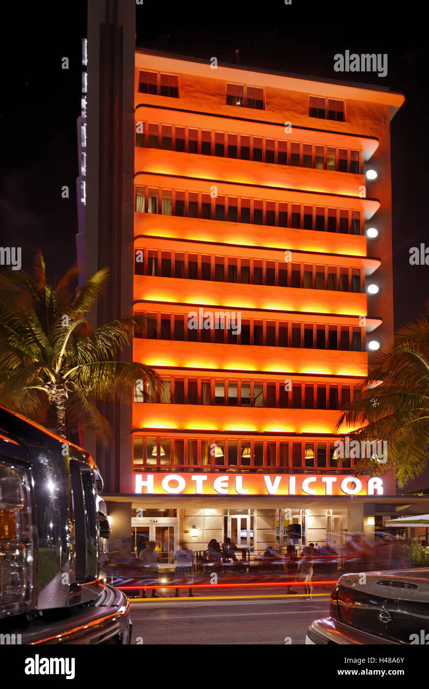 L'hôtel 'Victor' la nuit, Ocean Drive, Miami South Beach, quartier Art déco, Florida, USA, Banque D'Images