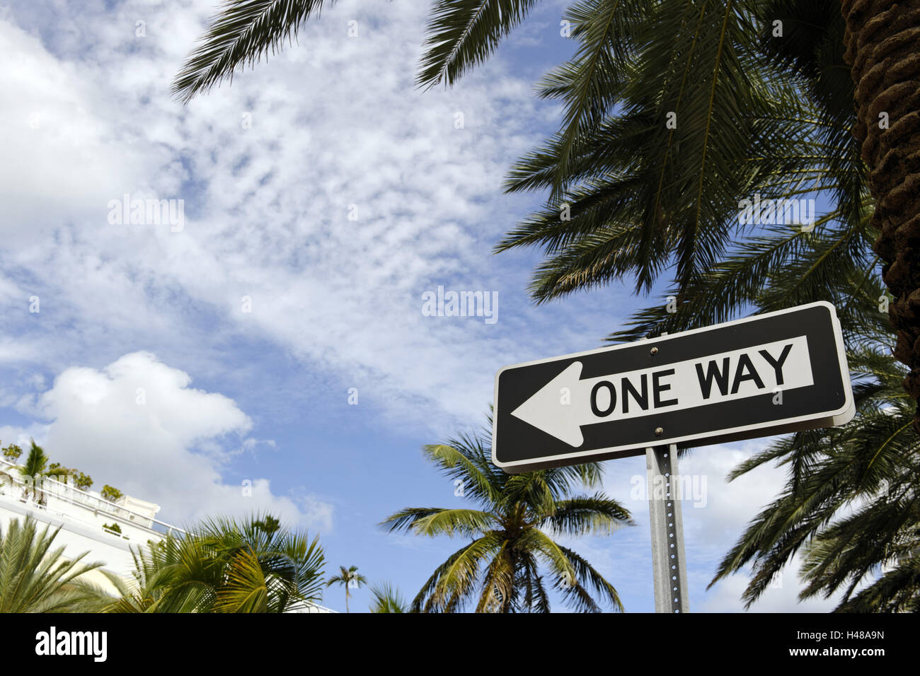 One-way street sign, Collins Street, South Miami Beach, quartier Art déco, Florida, USA, Banque D'Images