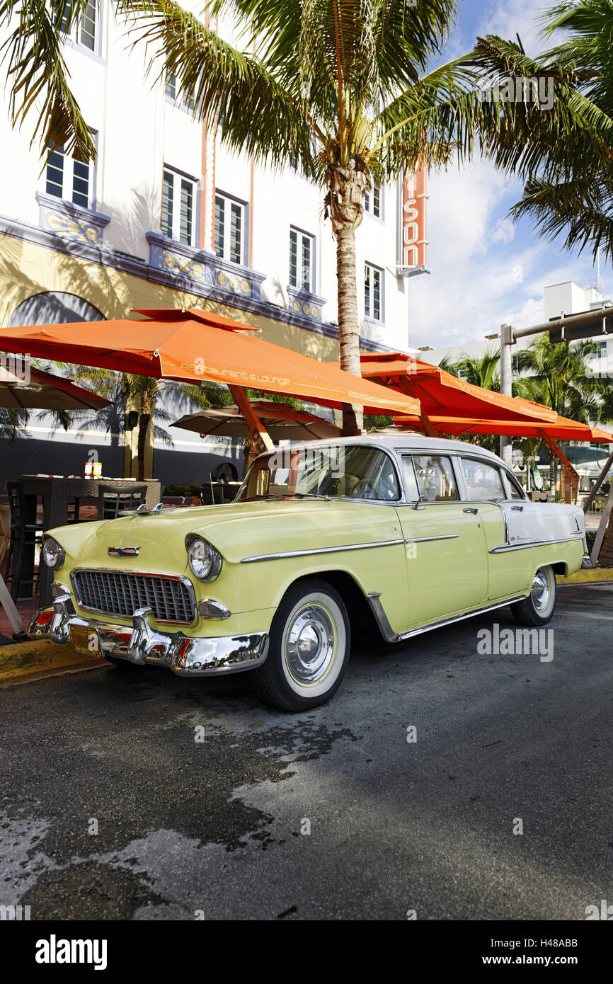 Chevrolet Bel Air, l'année de fabrication 1957, les années 50, American  vintage car, Ocean Drive, Miami South Beach, quartier Art déco, Florida,  USA Photo Stock - Alamy