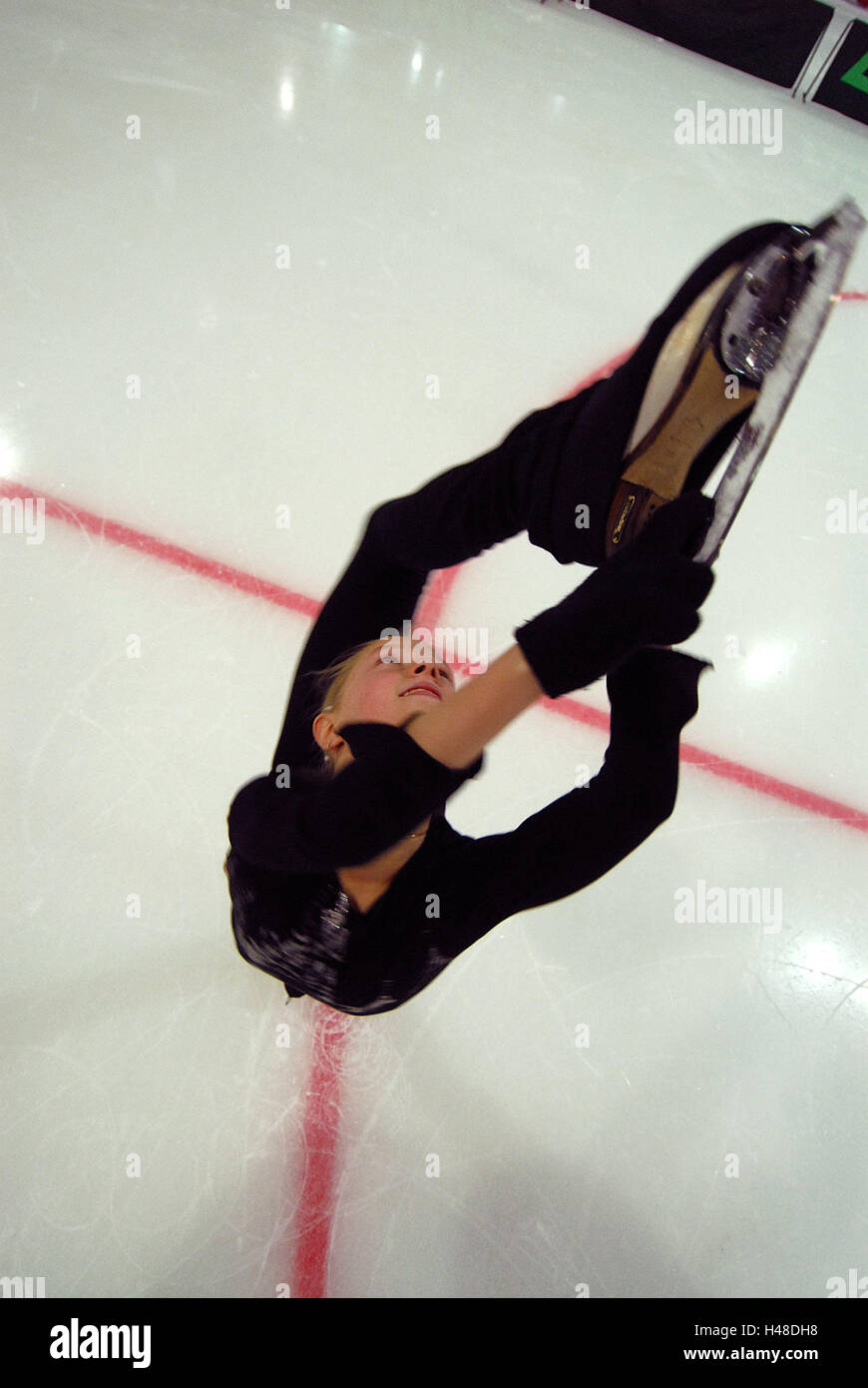La patineuse artistique, posent, détail, flou, le modèle ne libération, personne, enfant, jeune fille, sportive, sport, sports d'hiver, le patinage artistique, la figure, la formation, la couverture de glace, froid, hiver, patinage, flou de mouvement, Banque D'Images
