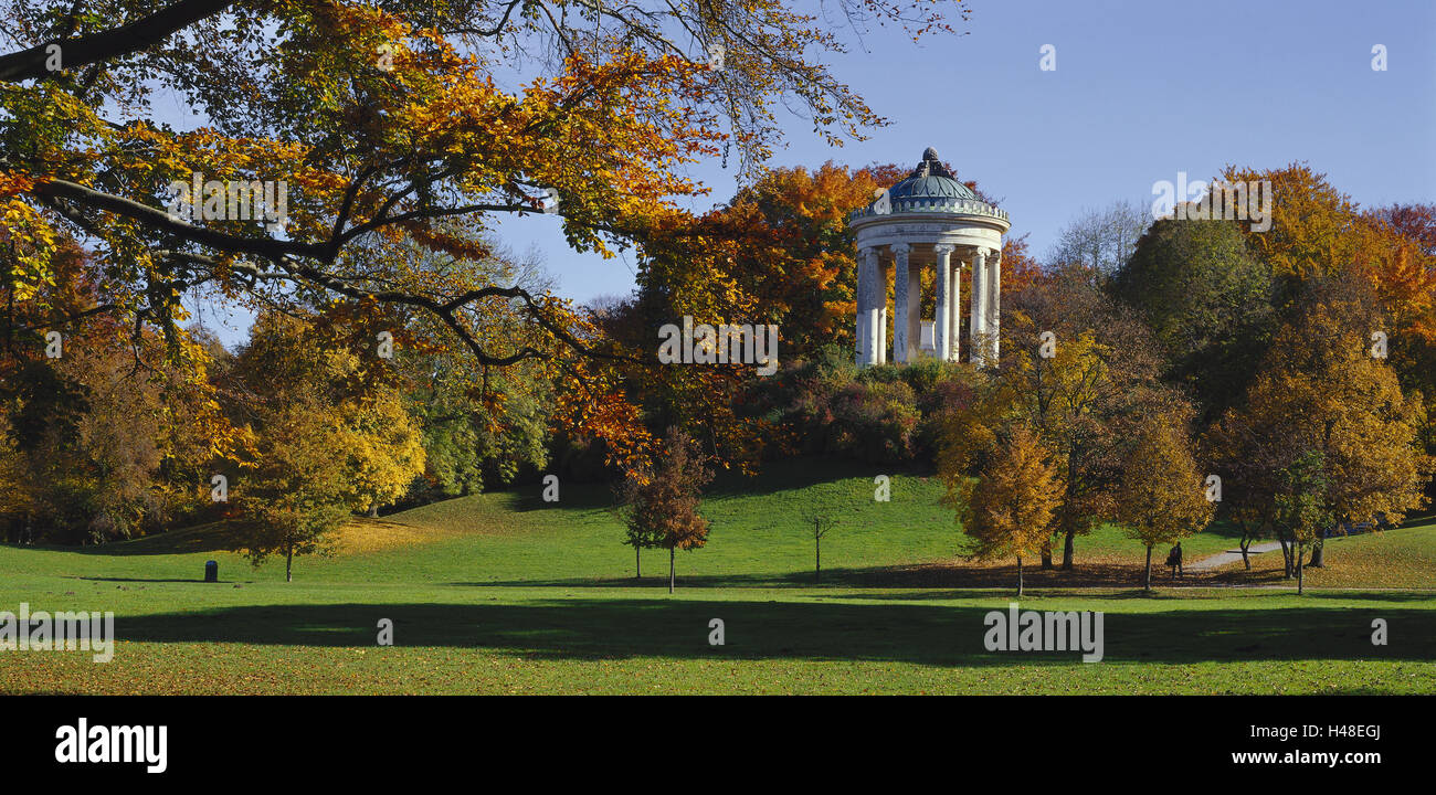 Germany, Bavaria, Munich, le jardin anglais, l'automne, Monopteros, Haute-Bavière, ville, parc, parc de la ville, pavillon, arbres, automne, la coloration du feuillage, autumnally, feuillage de l'automne, de la structure, temple circulaire, temple, zone de loisirs, de verdure Banque D'Images