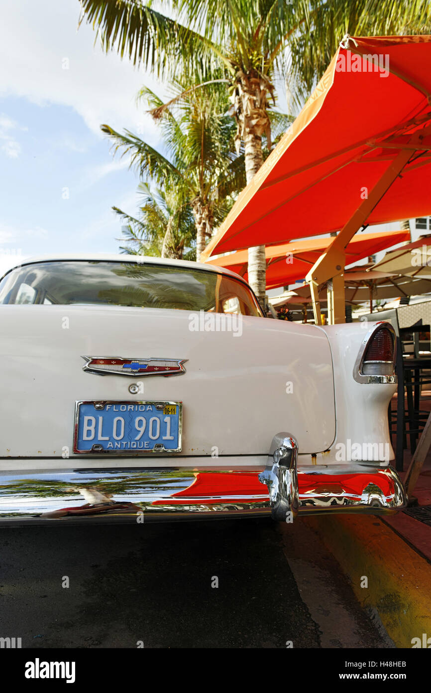 Chevrolet Bel Air, l'année de fabrication en 1957, les années 50, American les habitués, Ocean drive, à South Miami Beach, genre de déco, Florida, USA, Banque D'Images