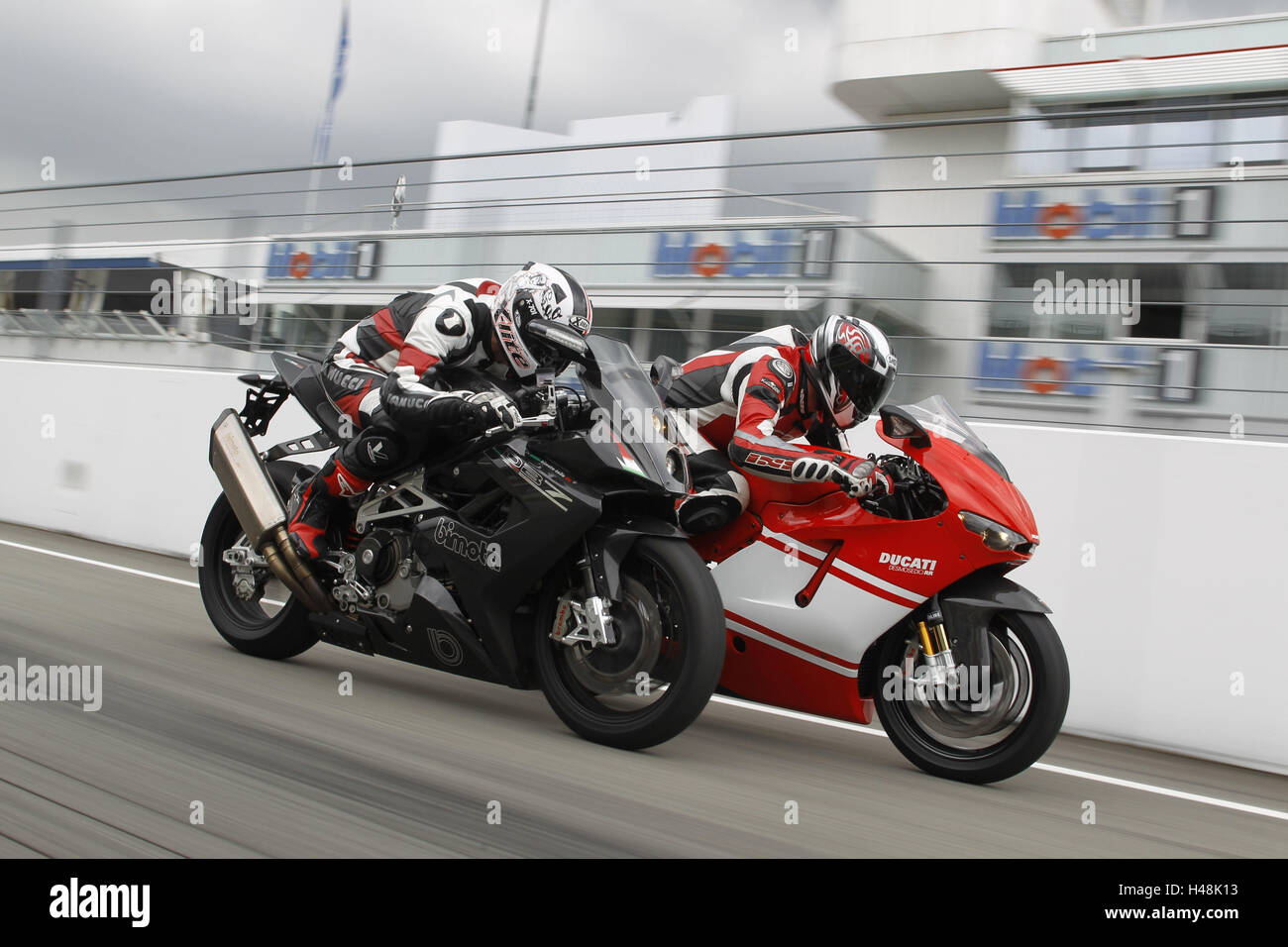 Le sport automobile, moto, 2, série, Millenovantotto Bimota Ducati Desmosedici RR, précieux, Italien, race track, déménagement, Banque D'Images