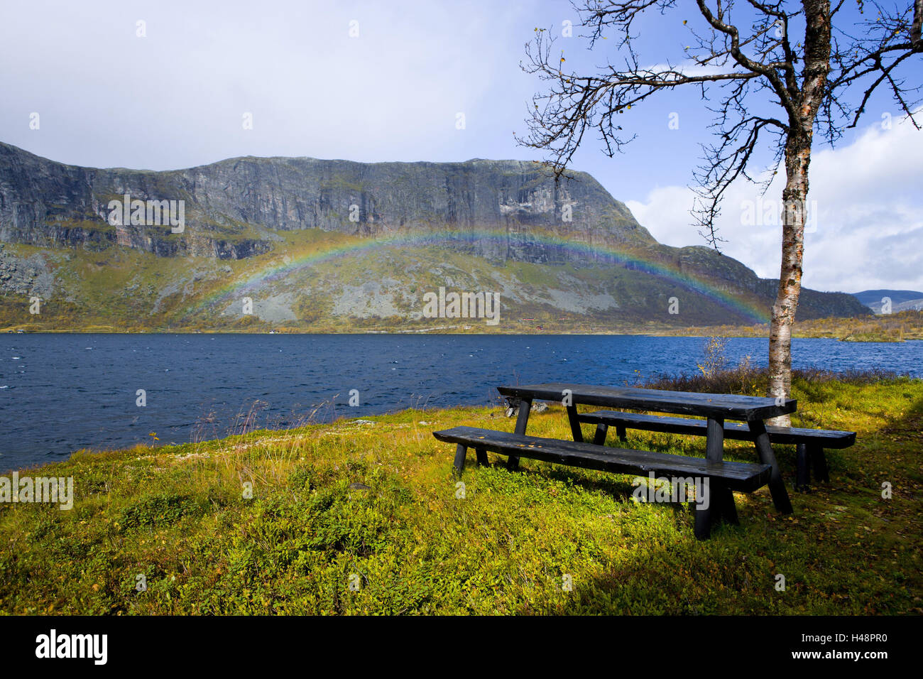 La Scandinavie, la Norvège, l'OTR ø vatnet lake, rainbow, Vang, Banque D'Images