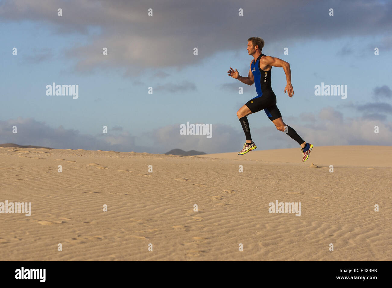 Runner sprints de Fuerteventura, des dunes de sable Banque D'Images