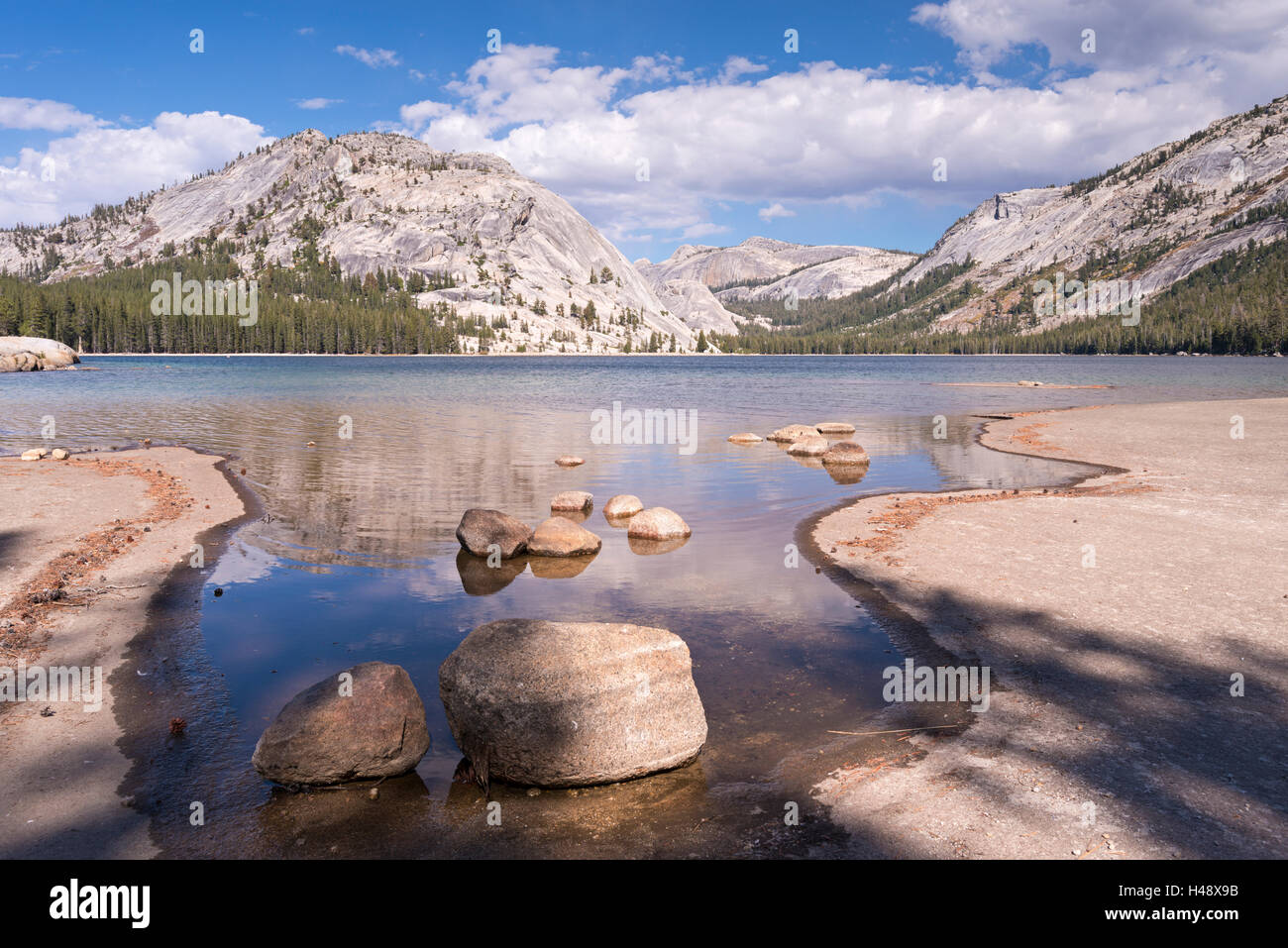 Lac Tenaya dans Yosemite National Park, California, USA. L'automne (octobre) 2014. Banque D'Images