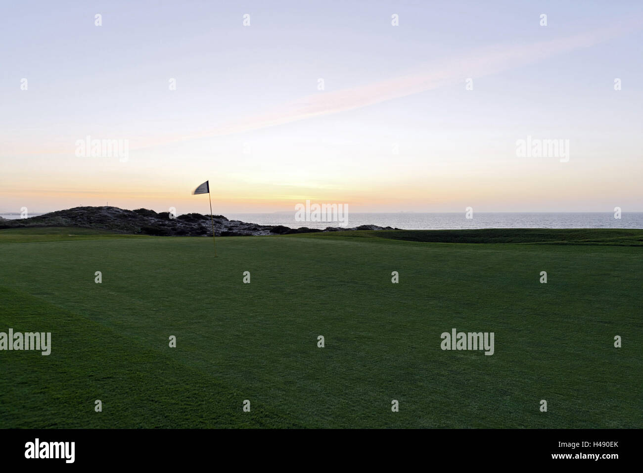 Golf Course, vert après le coucher du soleil, le Praia d'el Rey, Marriott Golf and Beach Resort, côte Atlantique, Obidos, Portugal, Banque D'Images