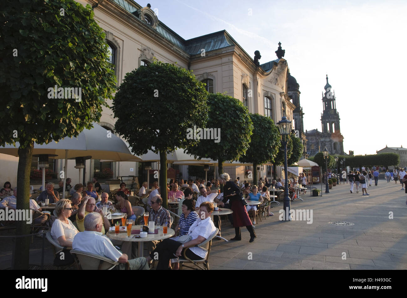 Brühlsche Terrasse, cafés, personnes, Sekundogenitur, Dresde, Saxe, Allemagne, Banque D'Images