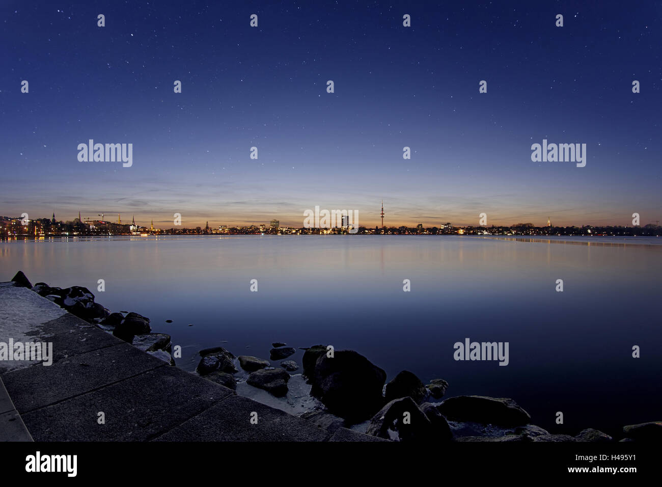 L'Alster, Schwanenwik, soir, Skyline, panorama, ville hanséatique de Hambourg, Allemagne, Banque D'Images
