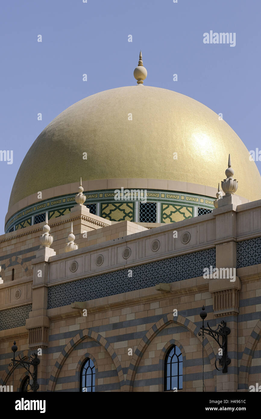 Golden dome, musée islamique, Corniche Road, l'Émirat de Sharjah, Emirats Arabes Unis, Péninsule Arabique, le Moyen-Orient, l'Asie, Banque D'Images