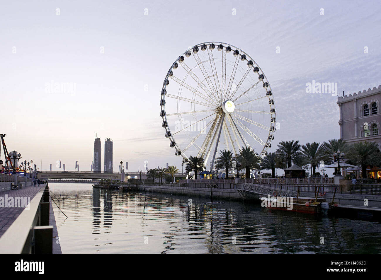 Grande roue 'oeil de la Unis' au parc d'attractions 'Al Qasba','Émirat de Sharjah, Emirats Arabes Unis, Péninsule Arabique, le Moyen-Orient, l'Asie, Banque D'Images