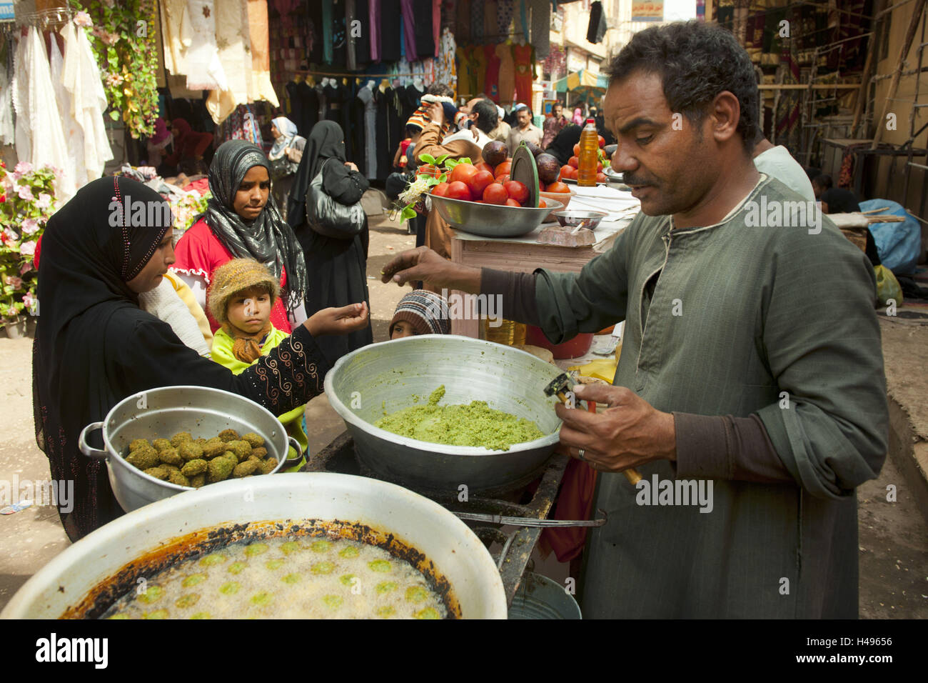 Egypte, Louxor, dans le souk, Falafel, snack Banque D'Images
