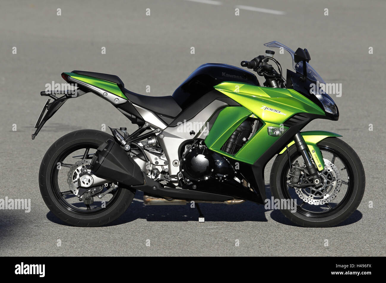 En moto, Kawasaki Z 1000 SX, Sporttourer, vertical, page de droite Photo  Stock - Alamy