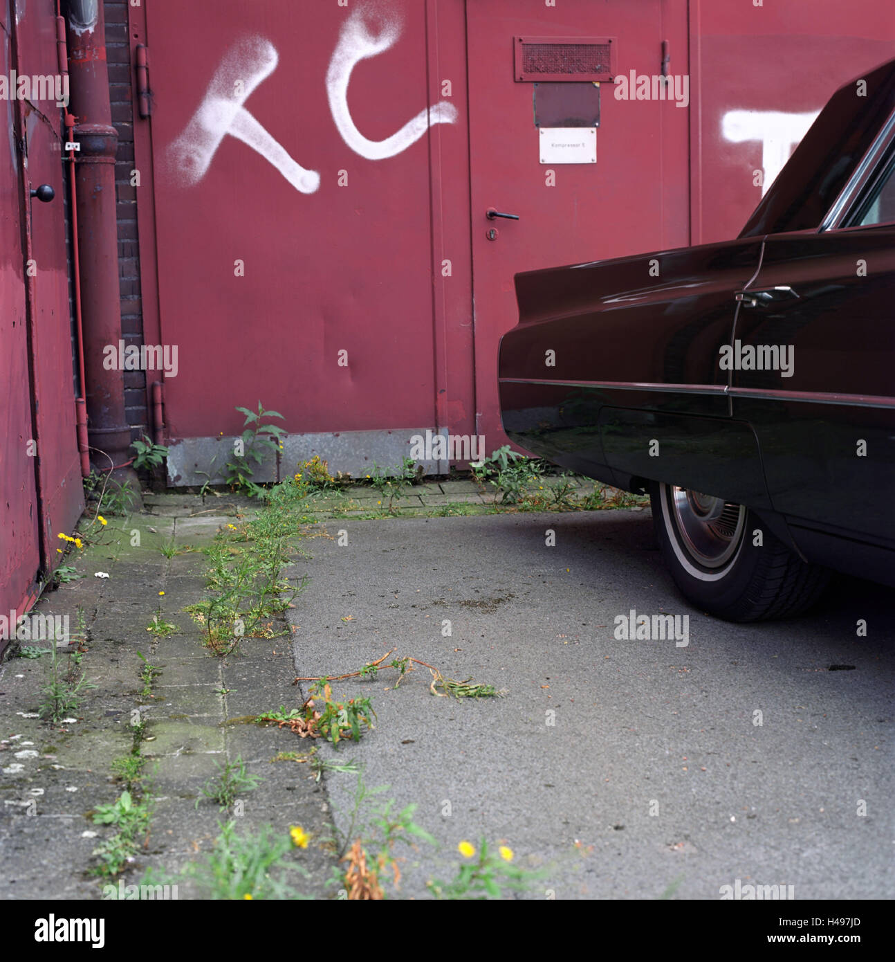 Vieille Cadillac en face de la porte, détail, Banque D'Images