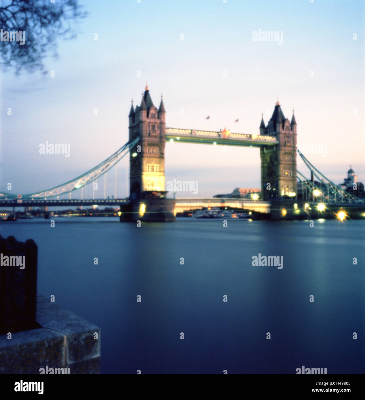 Tower Bridge, longue exposition avec caméra cachée, Banque D'Images