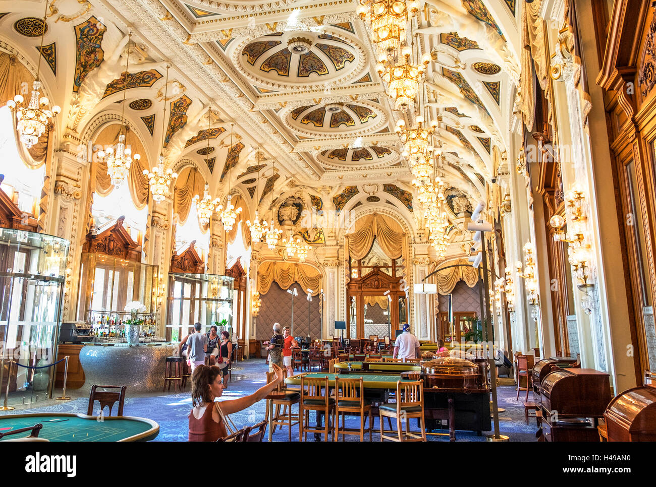 Le décor opulent à l'intérieur de casino de Monte Carlo, Monaco Banque ...