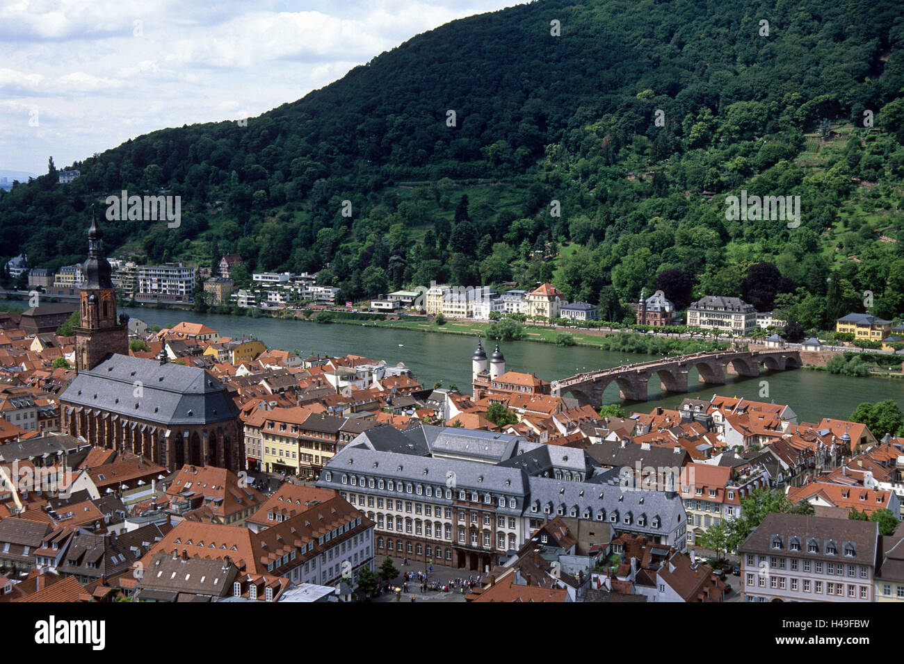 Allemagne, Heidelberg, Bade-Wurtemberg, président du roi, vieille ville, vue ville, vue sur la vallée, l'église, la rivière, le Neckar, vue sur la vieille ville, église, Clocher, l'Esprit Saint, l'église de style architectural, Late-Gothic, le Neckar, rivière, l'eau, maisons, pont, rendez-Neckar Banque D'Images