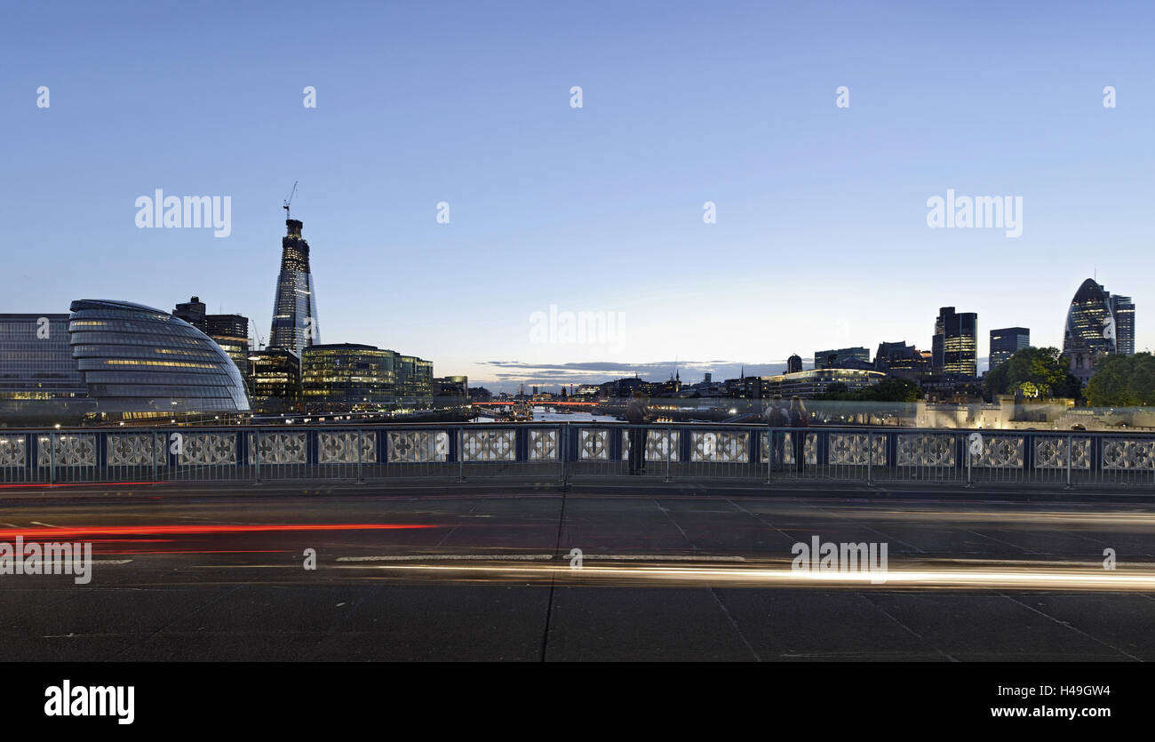 Vue depuis le Tower Bridge, London plus, l'hôtel de ville, bureau de l'Autorité du Grand Londres, l'écope, Londres, Angleterre, Royaume-Uni, Banque D'Images
