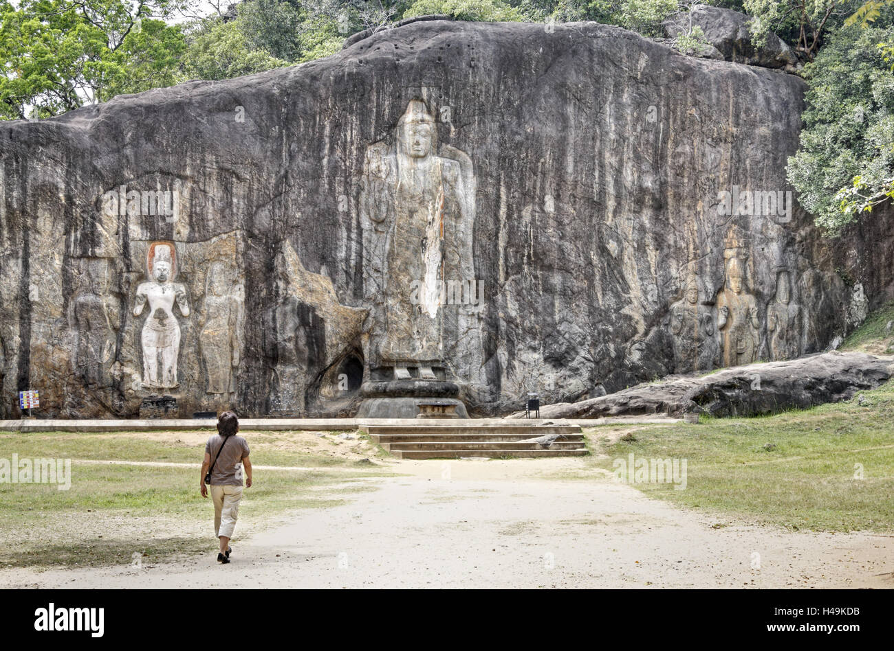 Sri Lanka, Wellawaya, Buduruwagala, temple bouddhiste, le Bouddha ciselé dans la roche, Banque D'Images