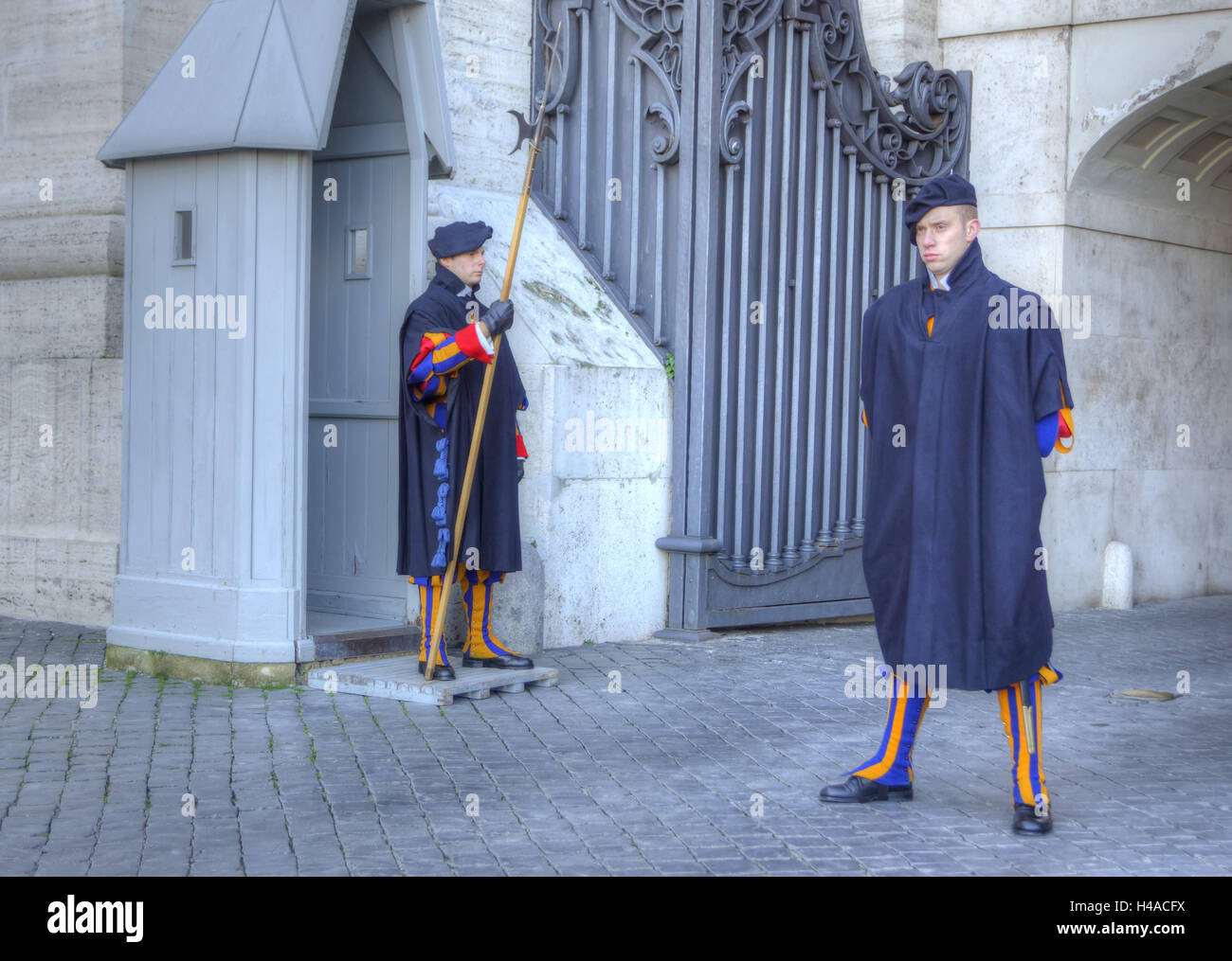 Des soldats de la Garde Suisse, Vatican, Rome, Italie, Banque D'Images