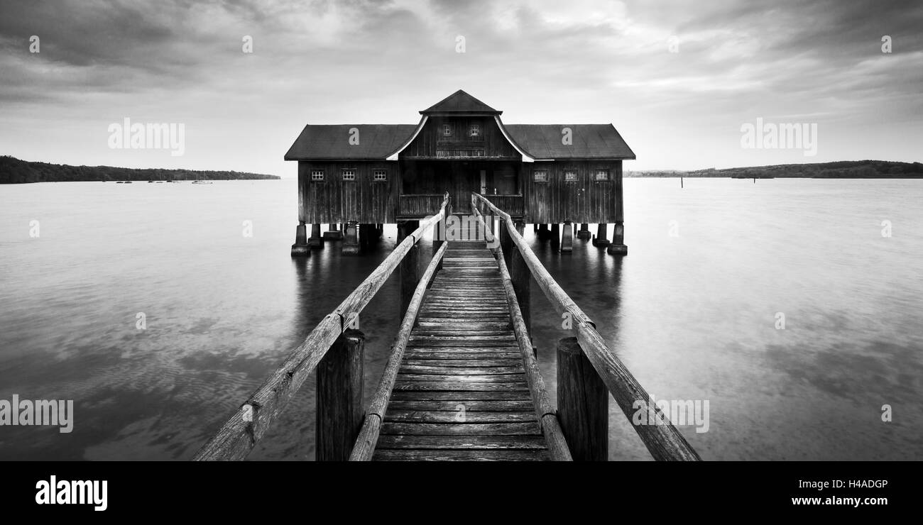 Germany, Bavaria, 'Fünfseenland" (salon), 'Ammersee' (lac), Stegen, hangar à bateaux, Banque D'Images