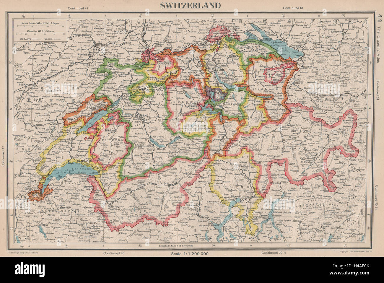 Suisse. montrant cantons & chemins de fer. BARTHOLOMEW 1944 old vintage map Banque D'Images
