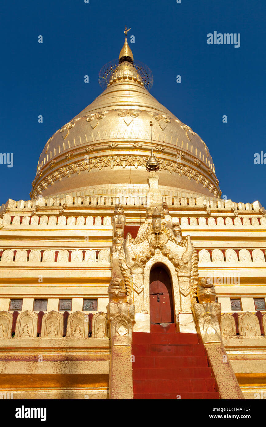 Temple Shwezigon à Bagan, Myanmar Banque D'Images
