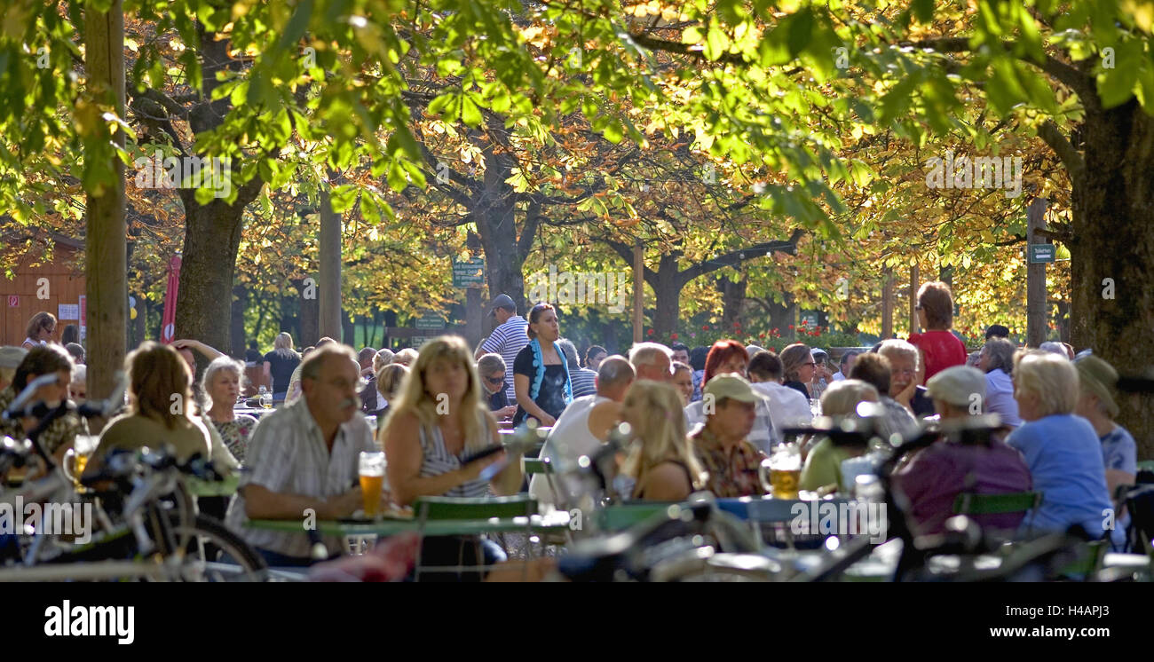 En automne, le jardin de la bière Banque D'Images