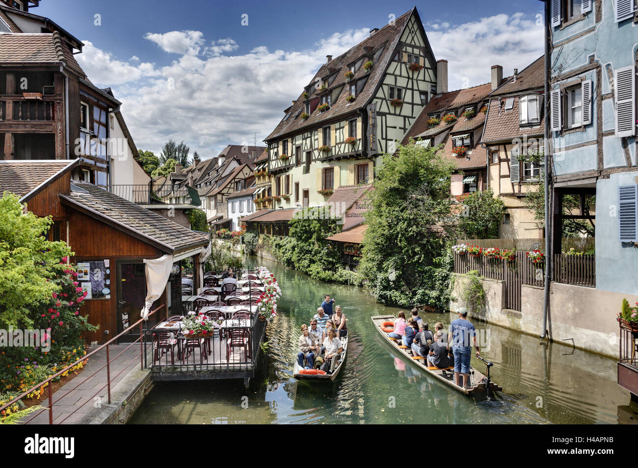 France, Alsace, Colmar, rivière, bateaux, touristes, Banque D'Images