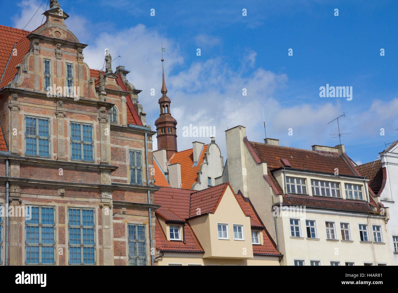 Magnifiques bâtiments de style gothique, baroque et mixte style Renaissaince, datant du Moyen Âge, sur la rue Dluga, Gdansk Banque D'Images