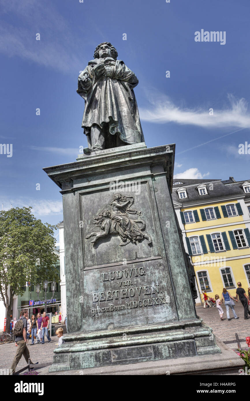 Allemagne, Berlin, Bonn, monument Beethoven, statue, ciel, Banque D'Images