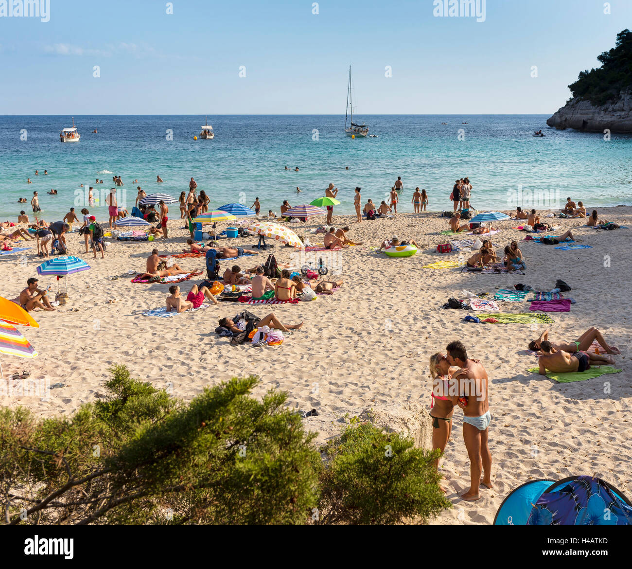 Echelle de baie de Cala Mitjana, côte sud de l'île de Minorque, Îles Baléares, Espagne Banque D'Images