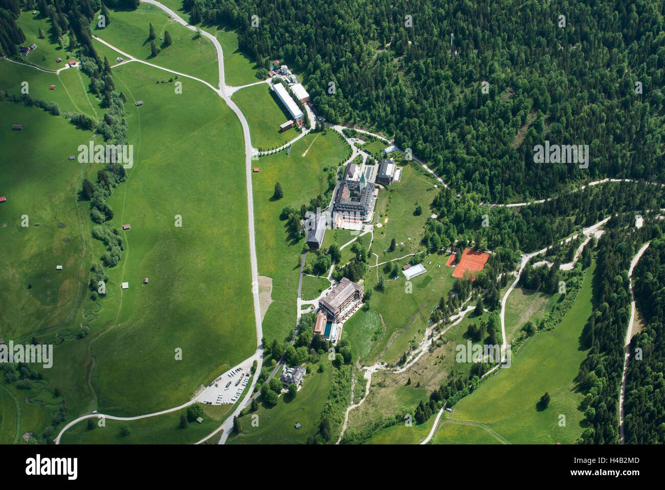 Château d'Elmau, Elmau, sommet du G7, l''hôtel, Reintal, hautes terres, Haute-Bavière, Bavière, Allemagne, vue aérienne Banque D'Images