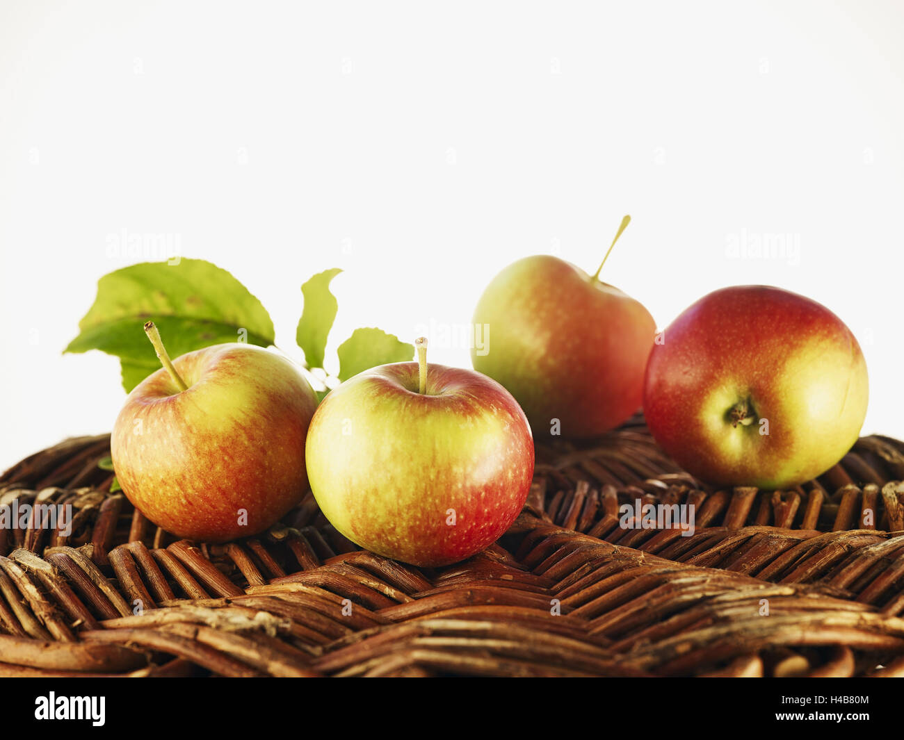 Les pommes, le jaune, le rouge, le panier, la récolte, l'automne, Banque D'Images