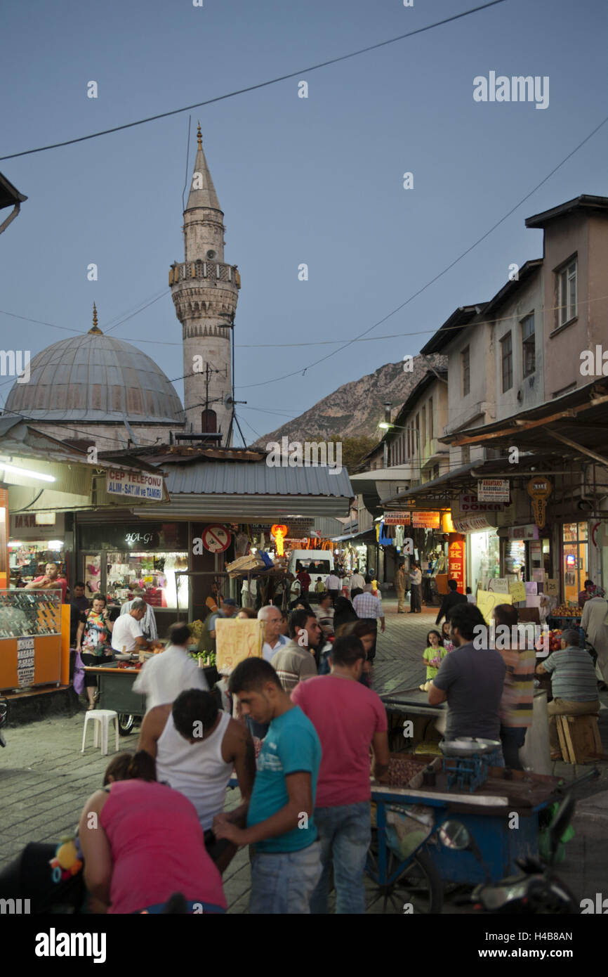 La province de Hatay, Turquie, Antakya, Ulu Camii, Straßensezene, dans la soirée, Banque D'Images