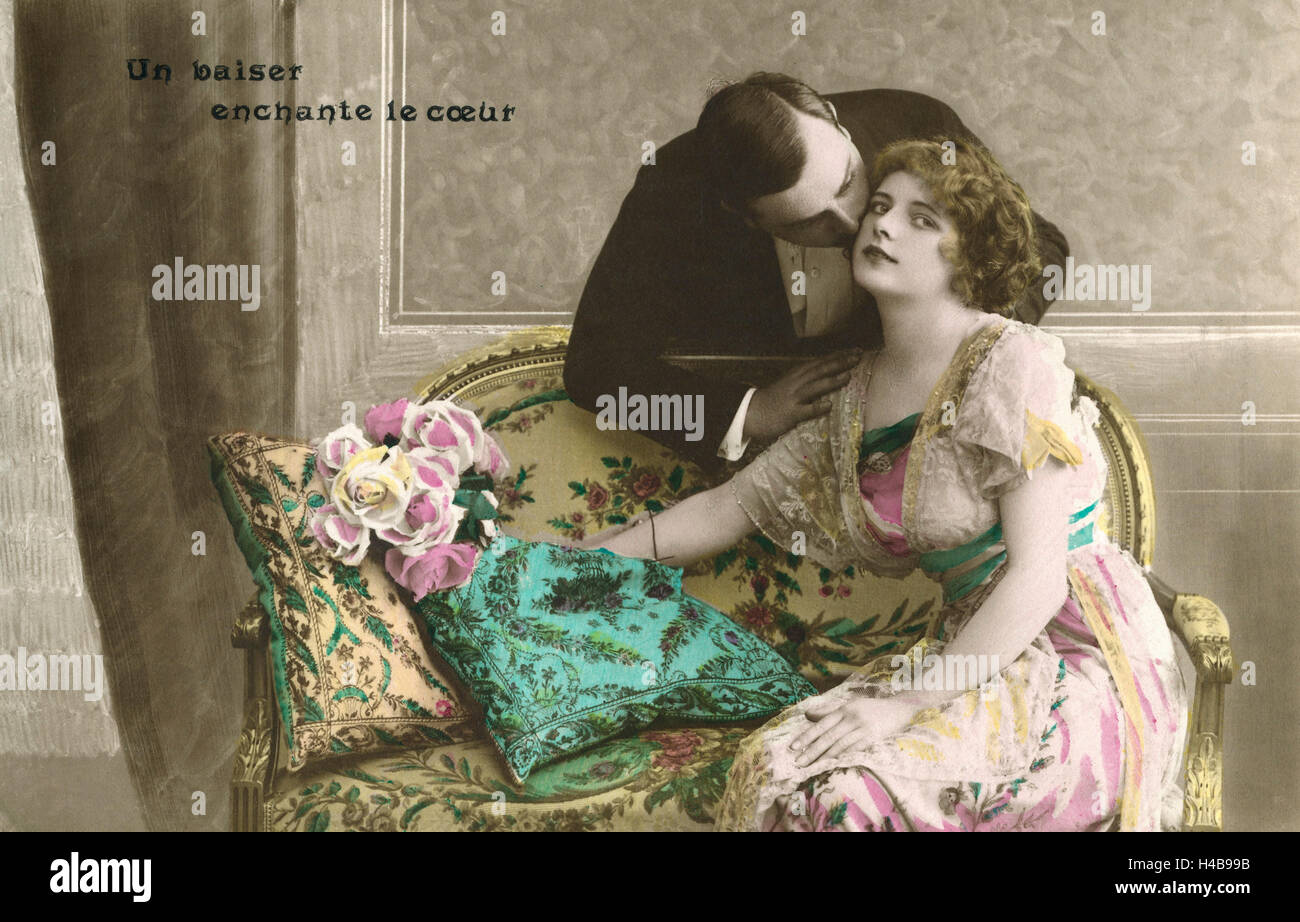 Carte Postale Historique En Couple Dans L Amour De Tendresse Kiss Photo Stock Alamy