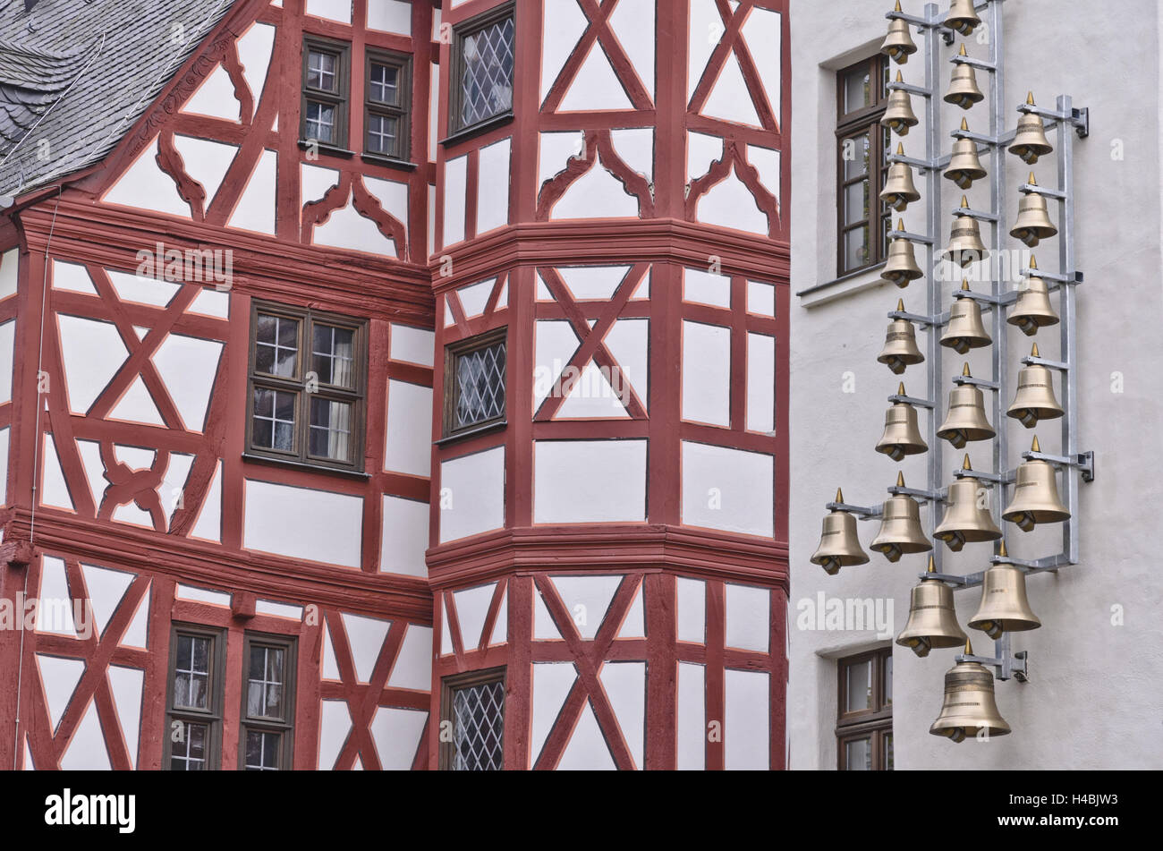 Allemagne, Hesse, Taunus (région), cadre allemand Road, Bad Camberg (ville), de la vieille ville, à colombages, Amthof extérieur avec les carillons, Banque D'Images