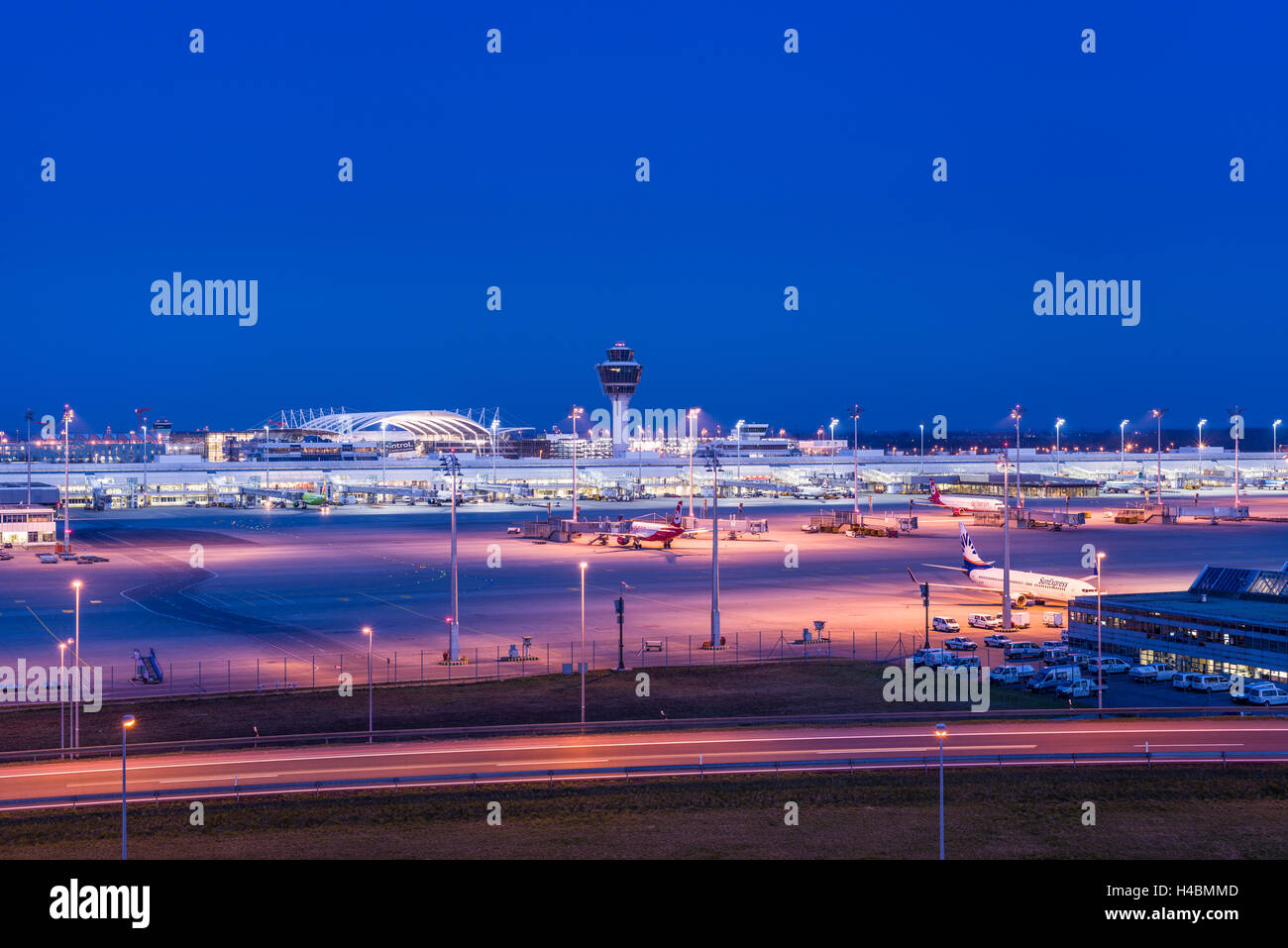 Allemagne, Berlin, Munich, Munich, Metropolregion Erding, l'aéroport de Munich, Franz Josef Strauss, vue depuis le parc du visiteur Banque D'Images