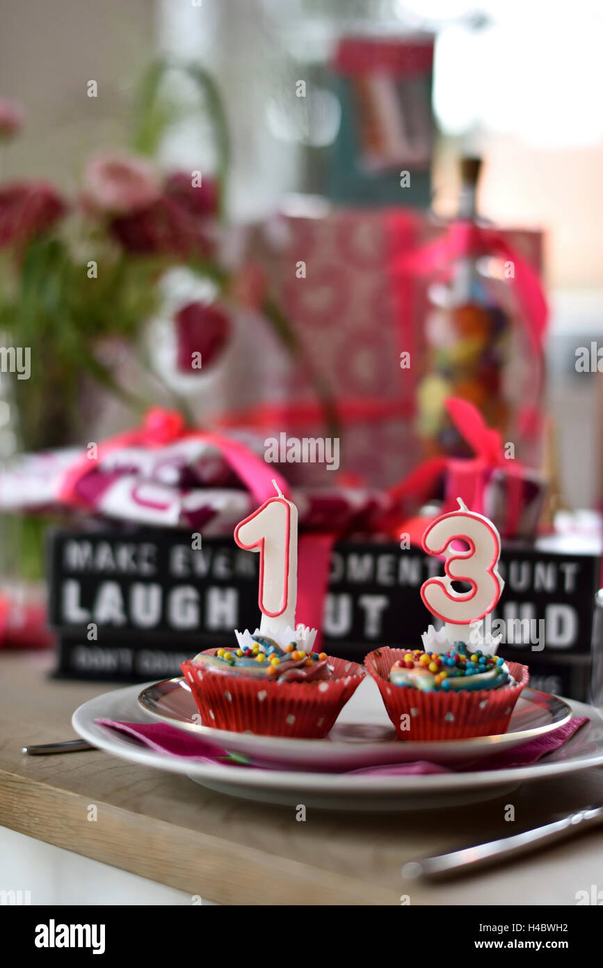 Decoration De Table Pour L Anniversaire De L Adolescent 13 Ans Photo Stock Alamy Decoration De Table Pour L Anniversaire De L Adolescent 13 Ans Photo Stock Alamy