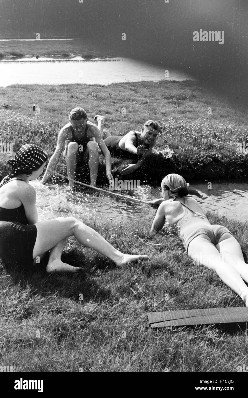 Urlauber auf der Nordseeinsel Juist, Deutschland 1930er Jahre. Les vacanciers sur l'île de Juist, Allemagne 1930 Banque D'Images