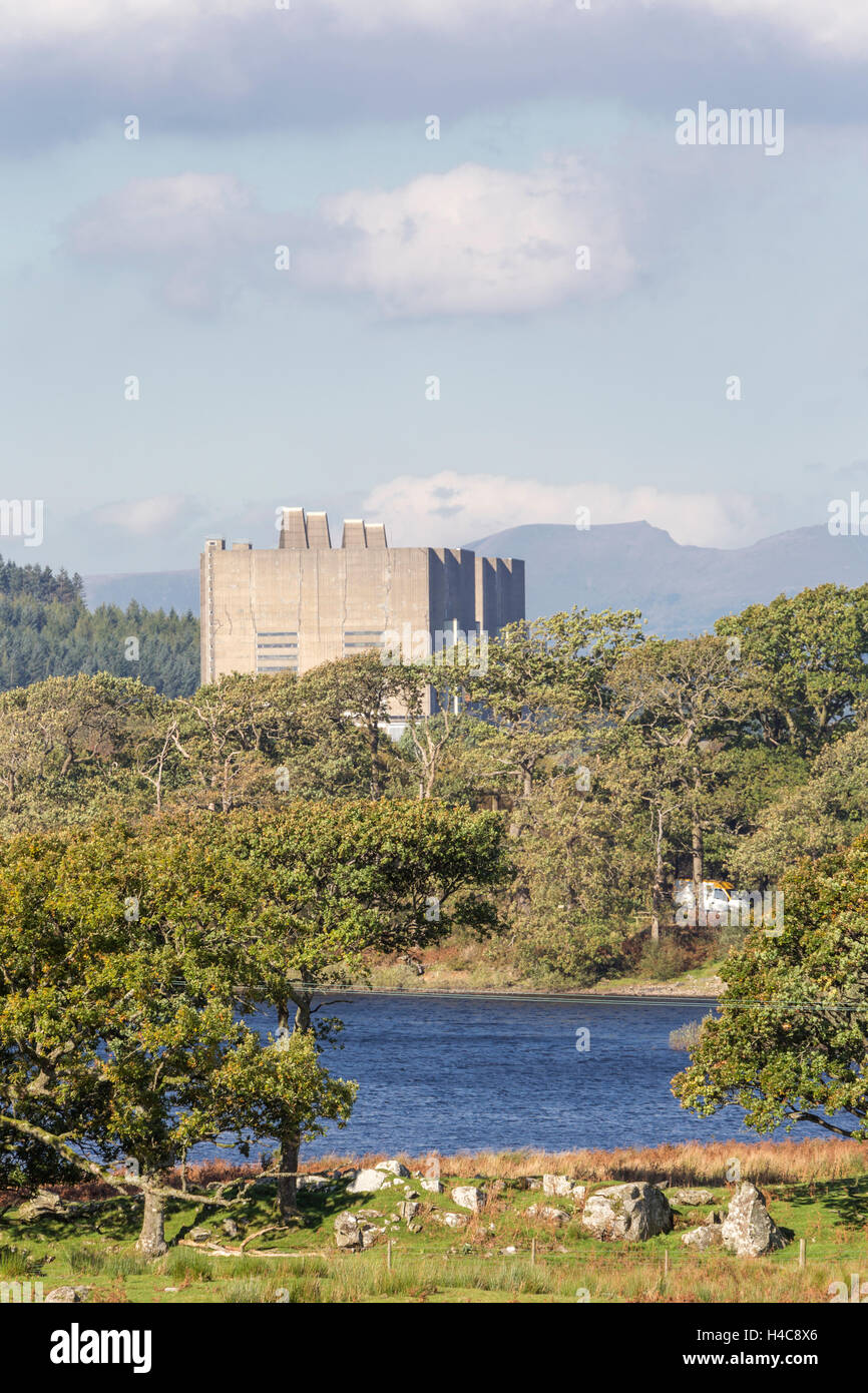 La centrale nucléaire de Trawsfynydd déclassés, Parc National de Snowdonia, Gwynedd, Pays de Galles. Banque D'Images