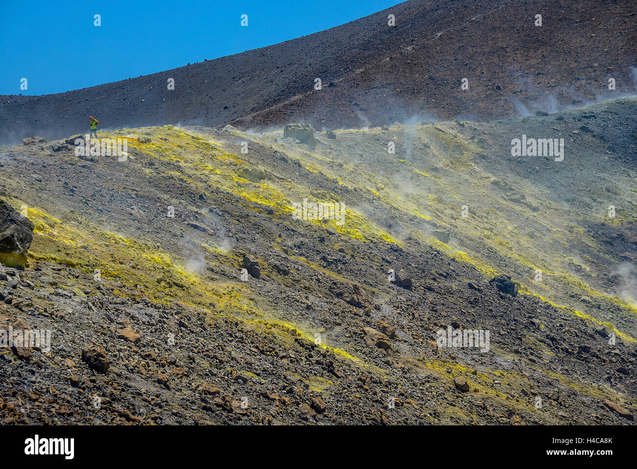 Italie Sicile Iles Eoliennes Ile Vulcano Île Volcan fumerolles riches — free download